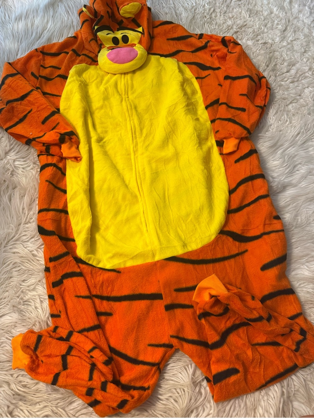 Adults tigger costume (E6)